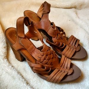 CLARKS INDIGO "Rosa Central" Taupe Woven Leather Sandals Heels Womens Size 9m